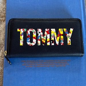 Tommy Hilfiger Navy Blue Large Zip Wallet with Vibrant TOMMY Logo